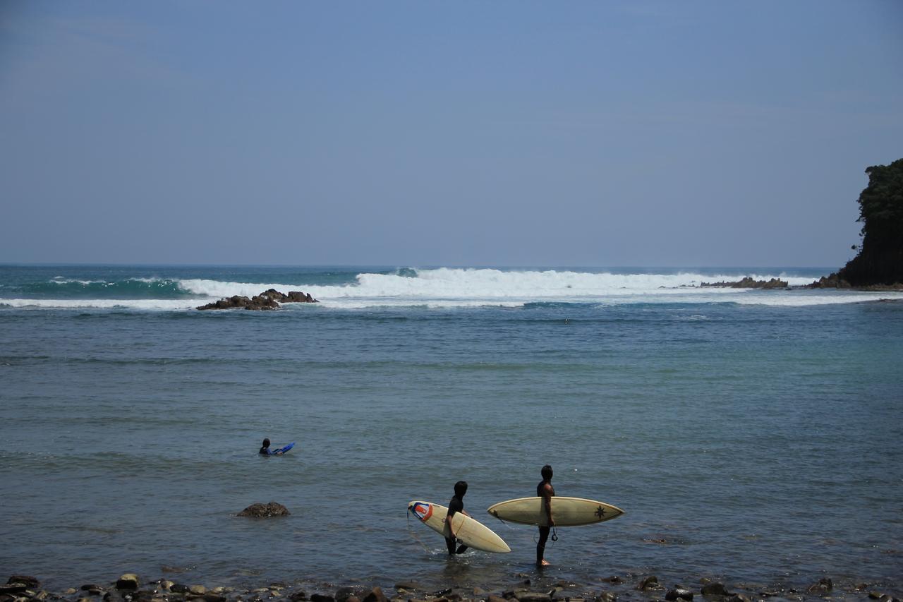 Pavilionsurf&Lodge Shishikui Bagian luar foto